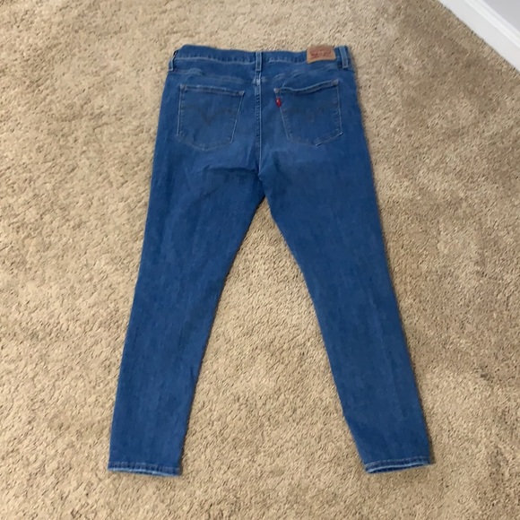 High Rise Super Skinny Distressed Levi’s - Picture 4 of 4